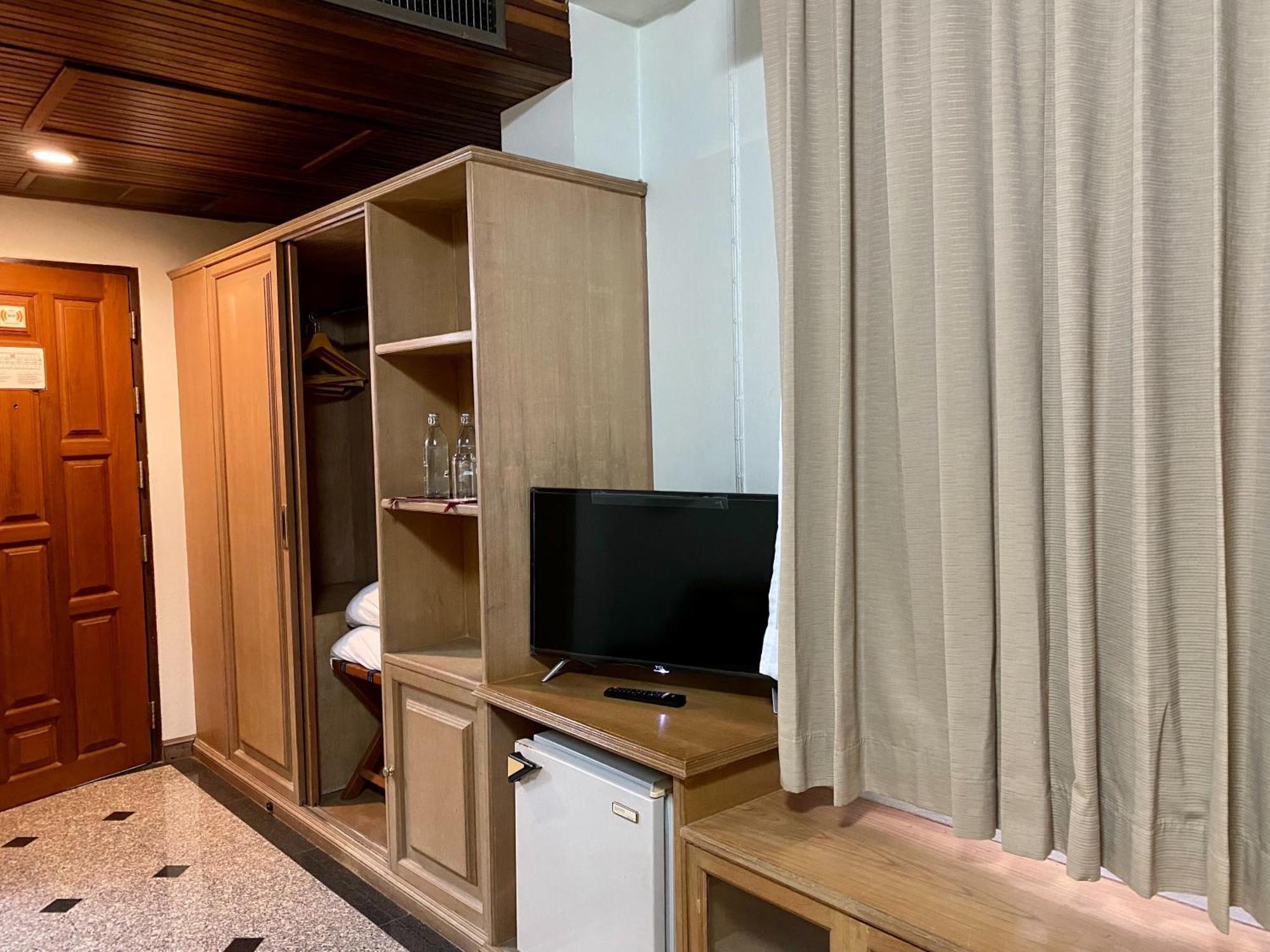 Maeyom Palace Hotel Пхрэ Экстерьер фото