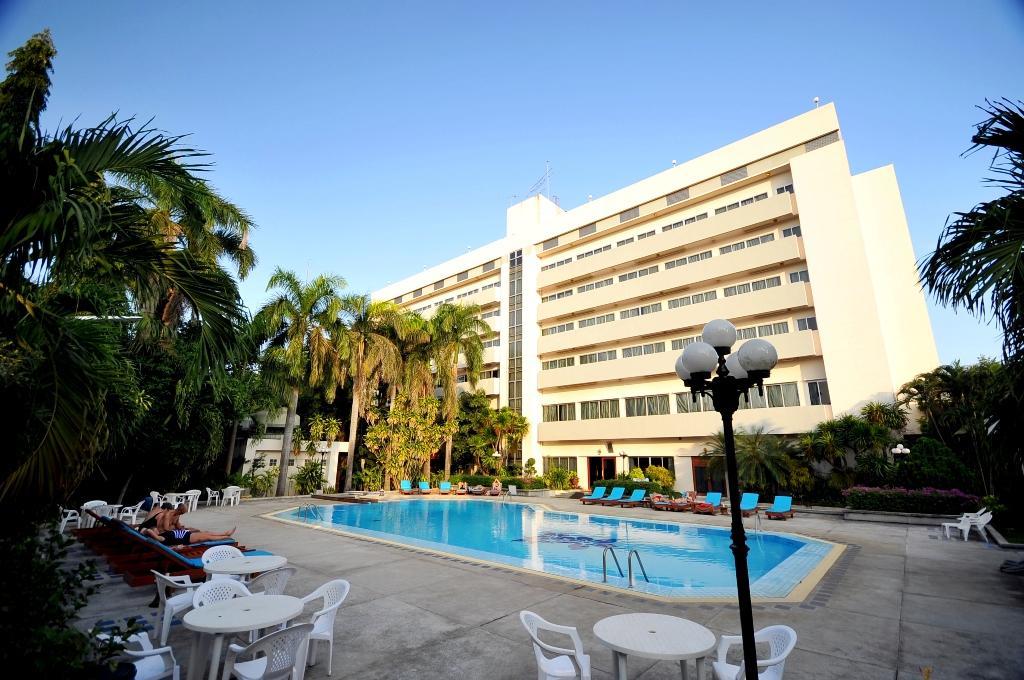 Maeyom Palace Hotel Пхрэ Экстерьер фото